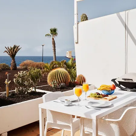 Apartamento Coastal With Terrace, Sea Views And Heated Pools *
