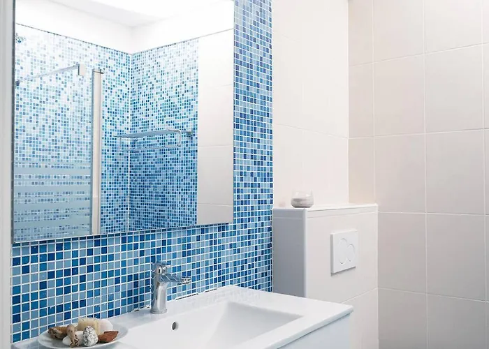 Coastal With Terrace, Sea Views And Heated Pools *