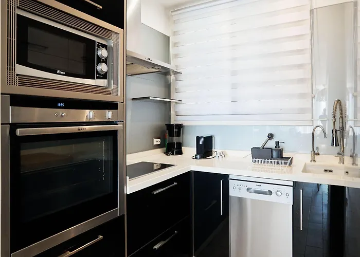 דירה Coastal With Terrace, Sea Views And Heated Pools *
